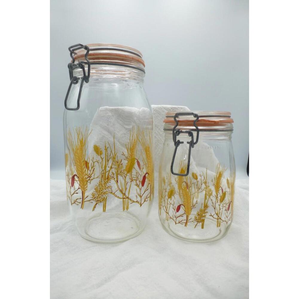 Vintage ARC glass 2 & 1 litre canisters. Golden Wheat Lid stamped: arc/France G1